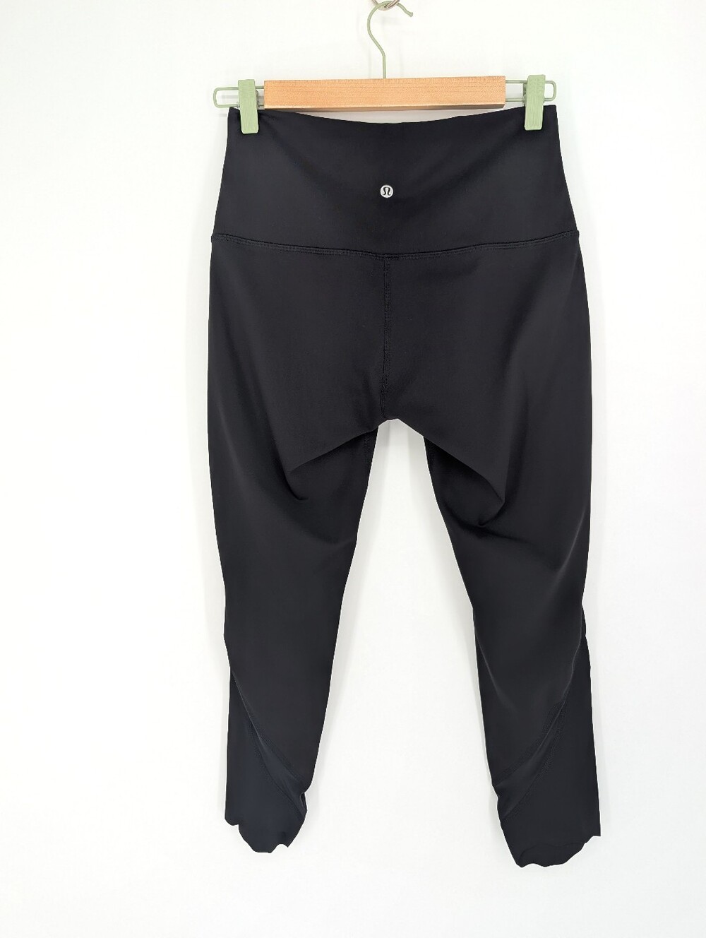 Lululemon Wunder Under Crop Leggings High-Rise Scallop Luxtreme 23" Black Size 8 - Picture 6 of 8
